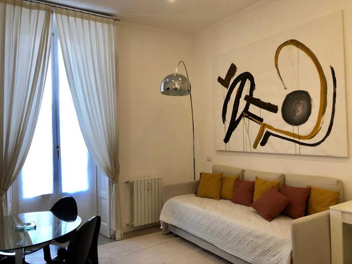 Apartment Casa Alberto Da Giussano, Elegante Bilocale In Centro Con Balcone Sul Parco Milan