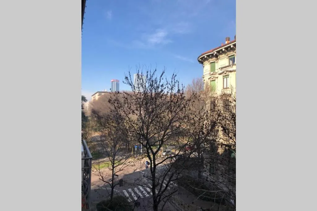 Casa Alberto Da Giussano, Elegante Bilocale In Centro Con Balcone Sul Parco 米兰 0*,